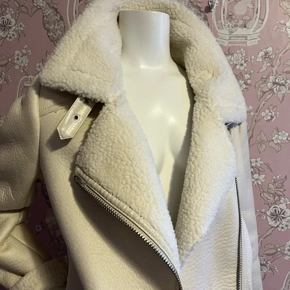 NWOT Zara winter white fur lined biker jacket. - Picture 4 of 11